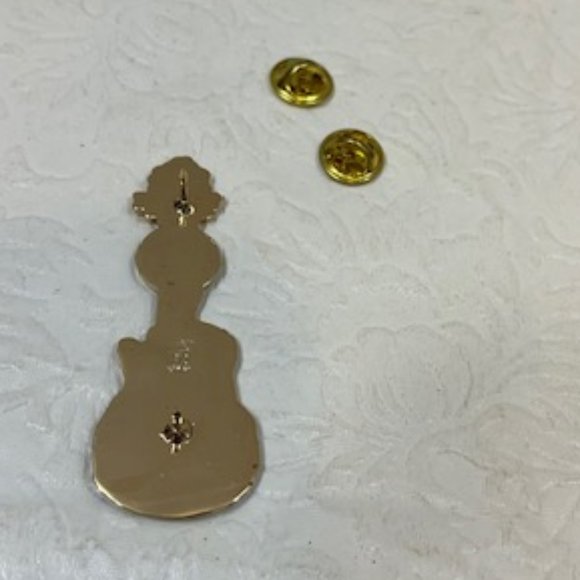 VTG Gold Toned Guitar Rock And Roll Hall Of Fame Museum Christmas Enamel Pin 2.5 - Picture 9 of 10